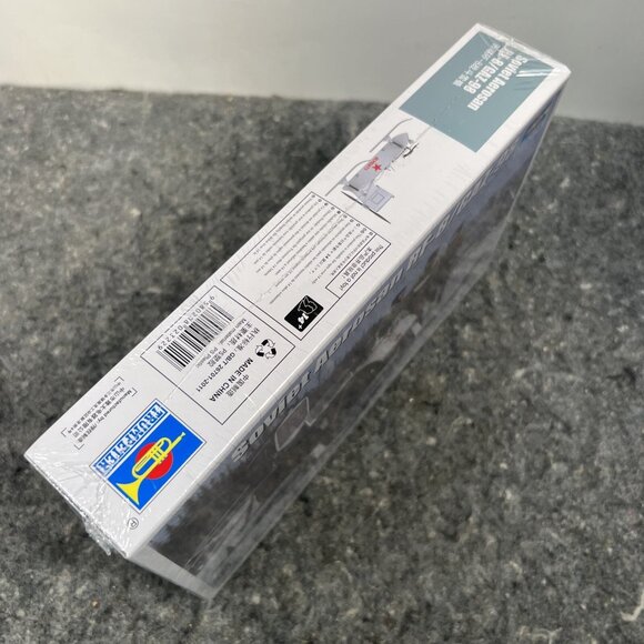 Trumpeter 02322 1/35 Scalel Model Kit Soviet Aerosan RF-8/GAZ-98 Skidoo Sealed - Picture 3 of 7